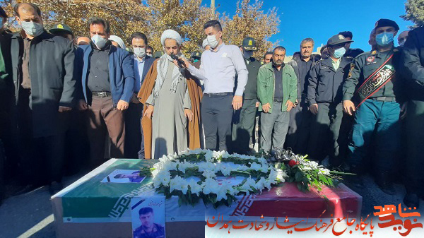 گزارش تصویری| تشییع و خاکسپاری شهید 