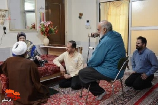 گزارش تصویری/ دیدار مدیرکل بنیاد شهید لرستان با خانواده شهدای بروجرد