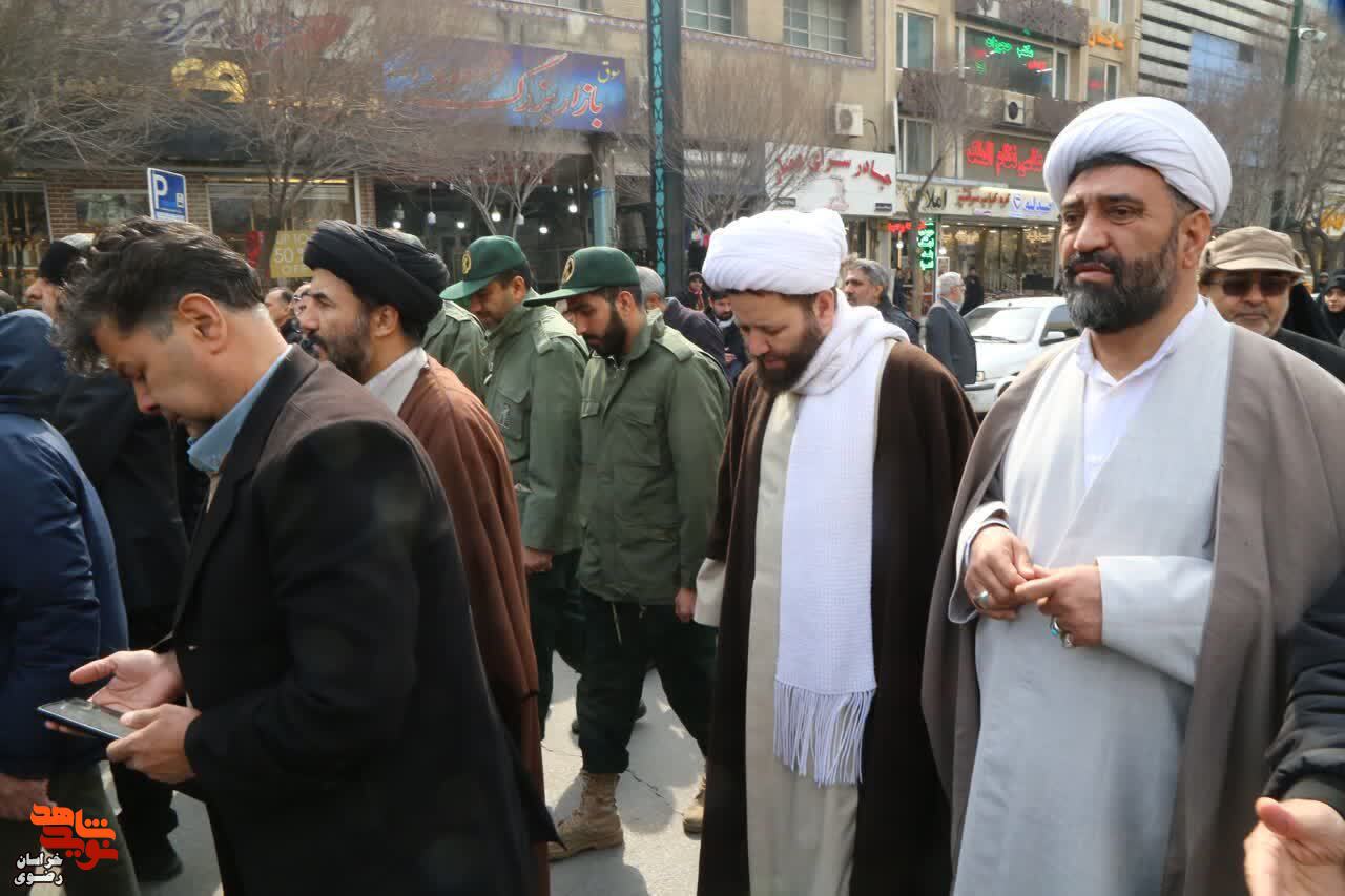 تشییع پیکر مادر سردار شهید «ولی الله چراغچی مسجدی» در مشهد برگزار شد