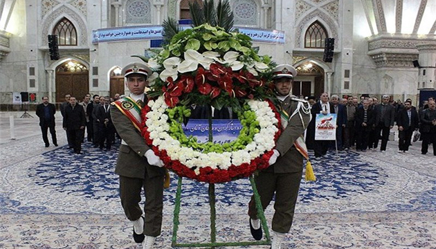 گلزار شهدای تهران/ پرچم مزار شهدای انقلاب اسلامی تعویض شد+عکس گلزار شهدای تهران/ پرچم مزار شهدای انقلاب اسلامی تعویض شد+عکس