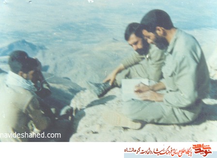 شهید حجت الله احمدی روزبه: می جنگیم، می میریم، سازش نمی پذیریم شهید حجت الله احمدی روزبه: می جنگیم، می میریم، سازش نمی پذیریم