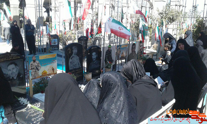 تصاویر / عزاداری در قطعه مدافعان حرم گلزار شهدای تبریز در روز عاشورا