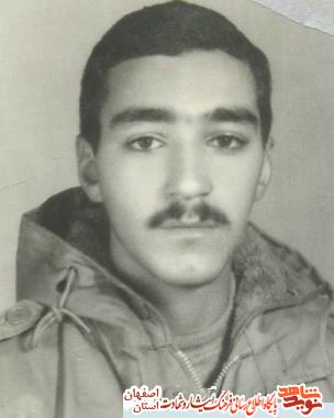 مادر شهید مهرداد عزیزالهی که امام بربازوان شهیدش بوسه زد به دیدار دوفرزندشهیدش ره یافت