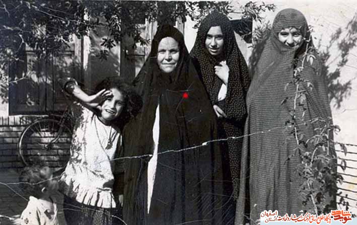 مروری بر زندگی شهیده بیگم مطلوبی زواره/ هفت سال خانه نشینی برای حفظ حجاب مروری بر زندگی شهیده بیگم مطلوبی زواره/ هفت سال خانه نشینی برای حفظ حجاب