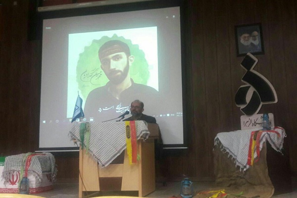 تجلیل از خانواده شهید حدادیان در دانشگاه الزهرا (س) تجلیل از خانواده شهید حدادیان در دانشگاه الزهرا (س)