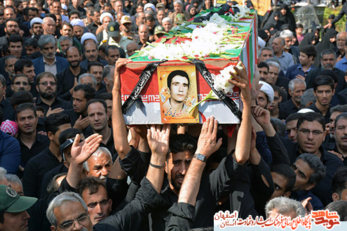 اکثر شبها به نگهبانی و پاسداری می‌پرداخت