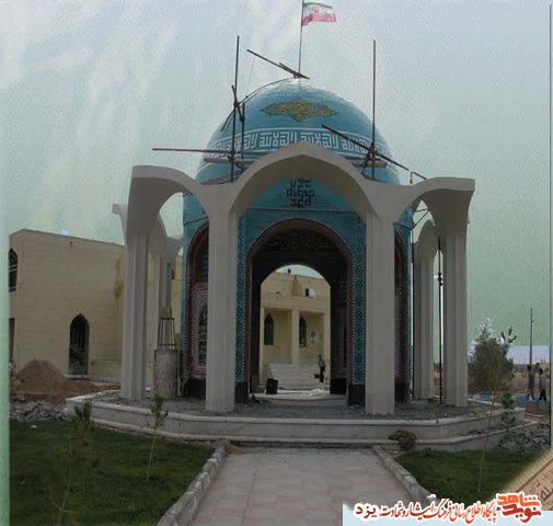 گلزار شهدای گمنام دانشگاه آزاد اسلامی(بافق) گلزار شهدای گمنام دانشگاه آزاد اسلامی(بافق)