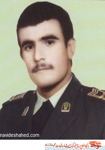 در همه ی صحنه ها حاضر و امام را یاری کنید در همه ی صحنه ها حاضر و امام را یاری کنید