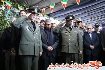 وزیر دفاع به مقام والای سپهبد شهید «قاسم سلیمانی» ادای احترام کرد وزیر دفاع به مقام والای سپهبد شهید «قاسم سلیمانی» ادای احترام کرد