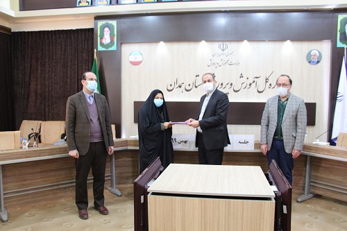 دانش آموزان برتر شاهد و ایثارگر مورد تقدیر قرار گرفتند دانش آموزان برتر شاهد و ایثارگر مورد تقدیر قرار گرفتند