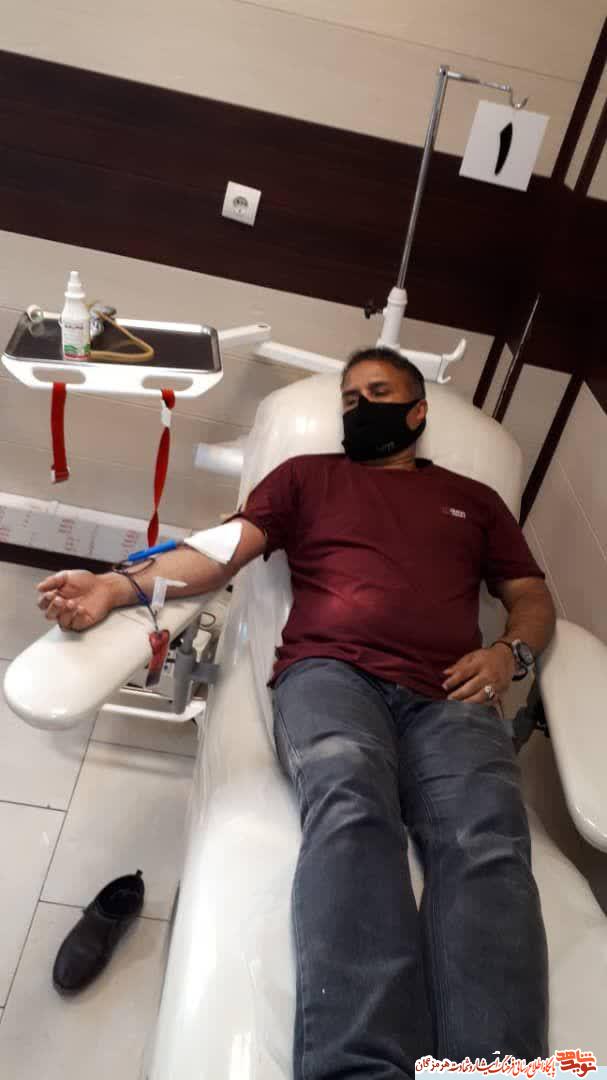 اهدا خون توسط آزادگان قشمی اهدا خون توسط آزادگان قشمی