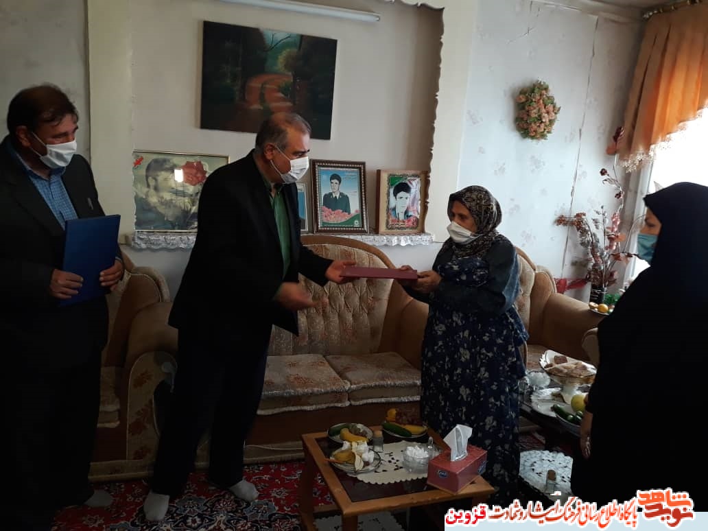 مسئولان باید دینشان را به شهدا ادا کنند مسئولان باید دینشان را به شهدا ادا کنند
