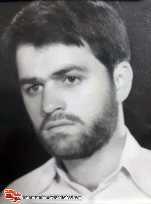 یک پیامآور ایثار: شهدای دانش آموز با بصیرت قدم در راه جهاد گذاشتند یک پیامآور ایثار: شهدای دانش آموز با بصیرت قدم در راه جهاد گذاشتند