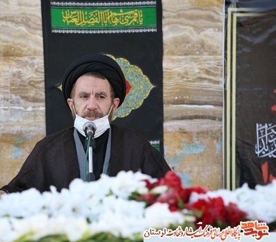 راه شهدا را در مسیر ولایت ادامه می‌دهیم