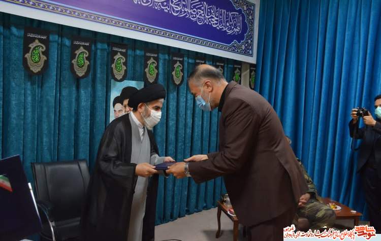 تجلیل از مدیرکل بنیاد شهید و امور ایثارگران در جلسه شورای فرهنگ عمومی آذربایجان غربی تجلیل از مدیرکل بنیاد شهید و امور ایثارگران در جلسه شورای فرهنگ عمومی آذربایجان غربی