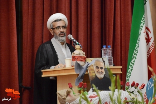گزارش تصویری/ تجلیل مشاور وزیر راه و شهرسازی از ایثارگران لرستان
