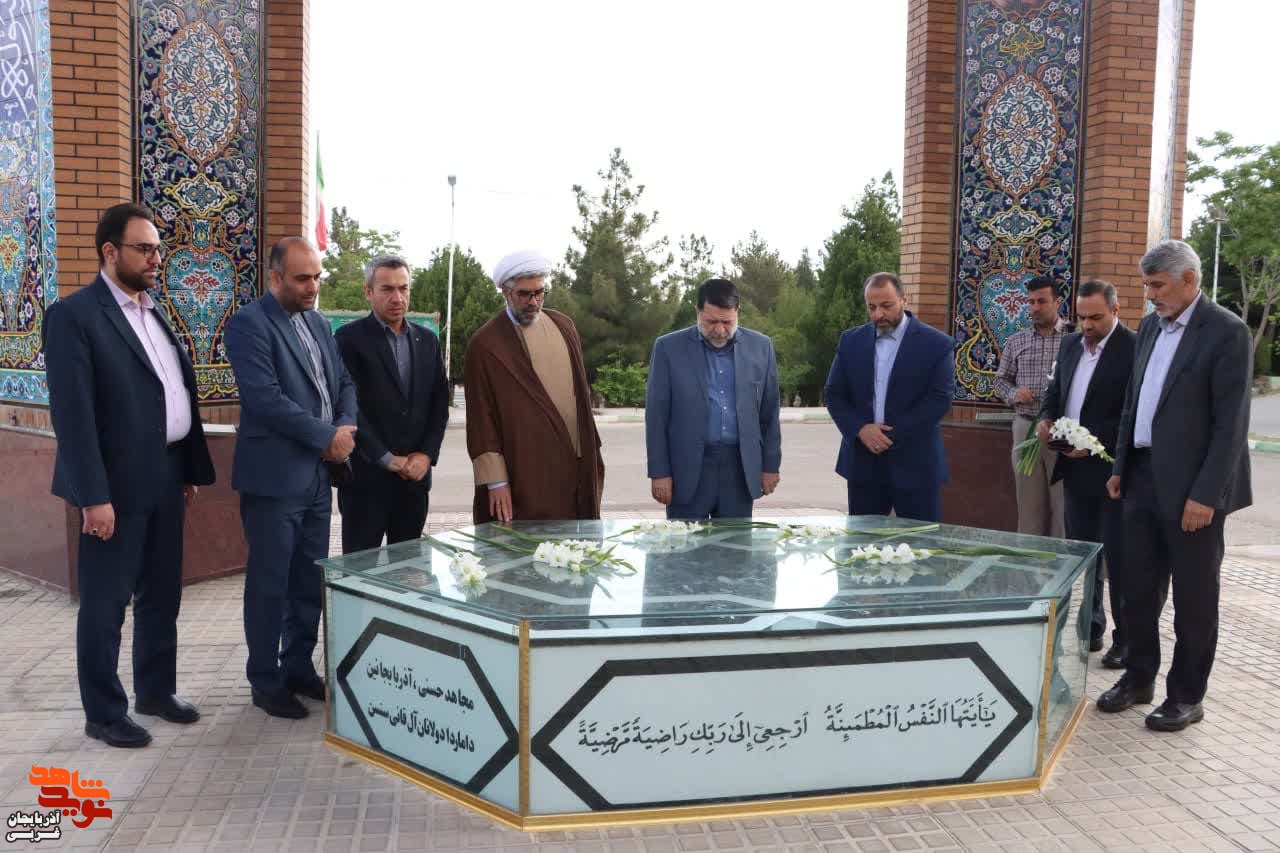 گزارش تصویری/ ادای احترام به مقام شامخ شهدای استان