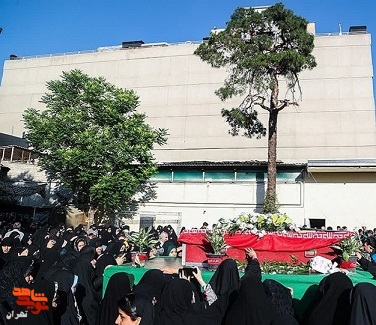 مراسم وداع با پیکر شهید آشوری «جانی بِت اوشانا» با حضور اقشار مختلف مردم در معراج‌ شهدای تهران