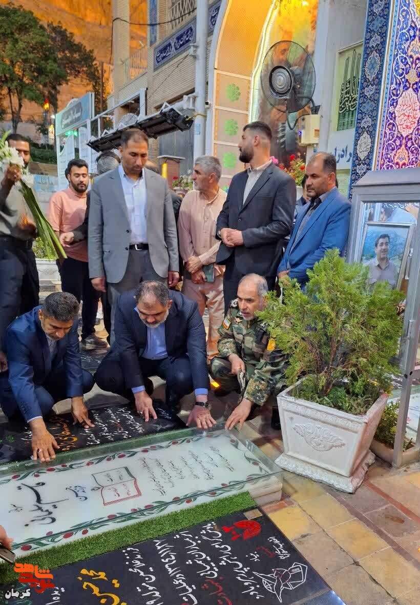 ادای احترام فرمانده نداجا به مقام شامخ ذوالفقار ایران