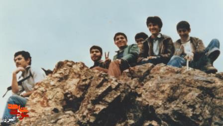 عکس دسته جمعی با شهید