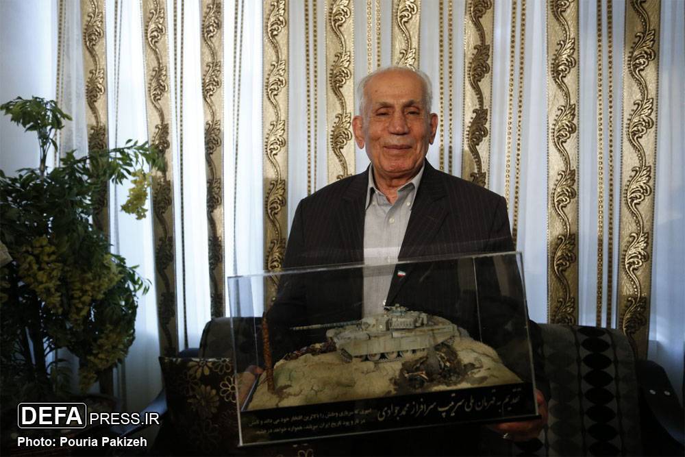 امیر سرتیپ «محمد جوادی»؛ فرمانده‌ای که مدال فتح از «مقتدای نصر» گرفت
