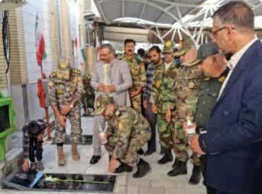 غبارروبی و عطر‌افشانی گلزار مطهر شهدای شهرستان زاهدان به مناسبت روز ارتش