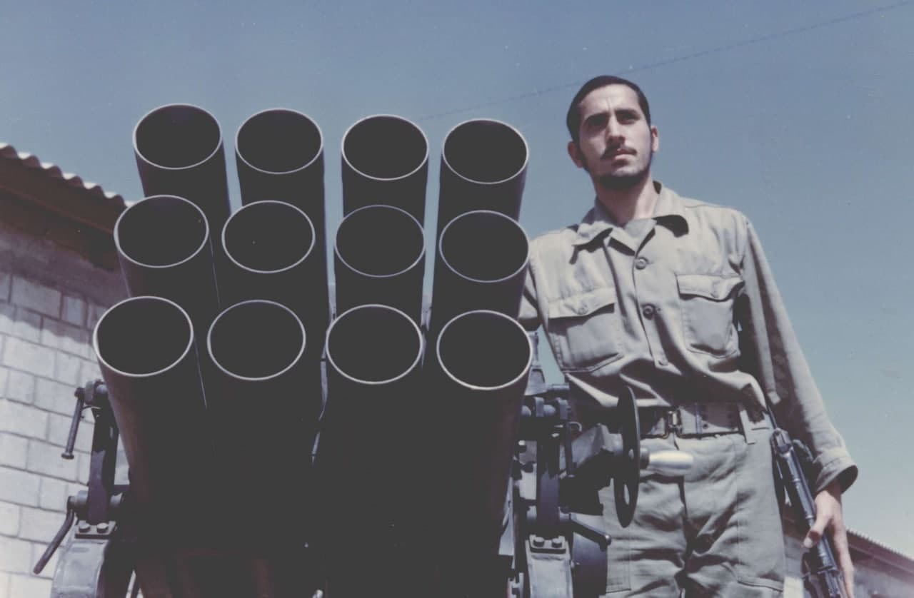 خدایا شکر که لایقم در کنار رزمندگان امام زمان، به نبرد با بعثی ها بپردازم خدایا شکر که لایقم در کنار رزمندگان امام زمان، به نبرد با بعثی ها بپردازم