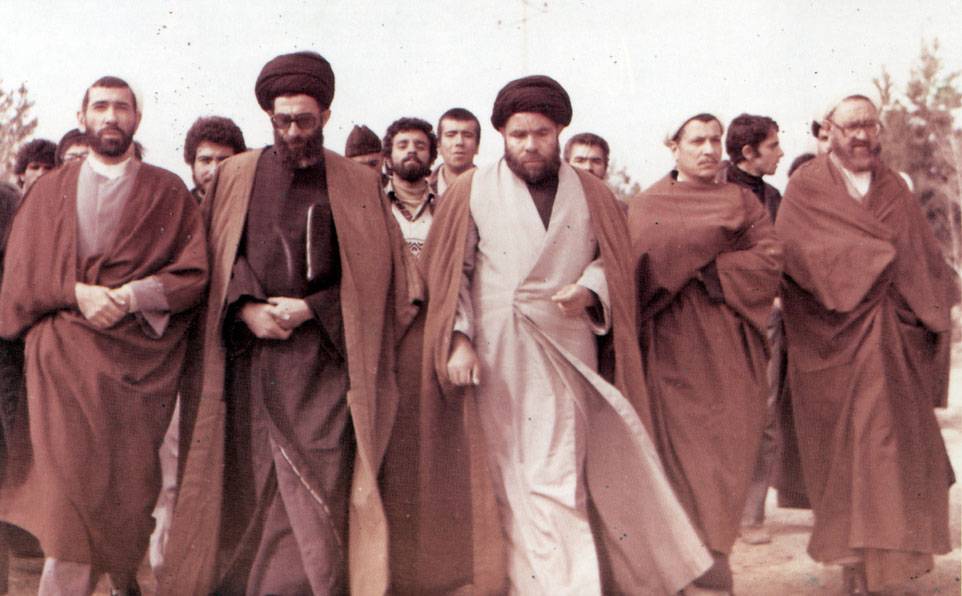 بی تو رهبر سیه جامه پوشید...