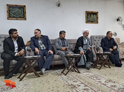 دیدار مدیر کل بنیاد شهید و امور ایثارگران مازندران با خانواده شهید «عزیزی»