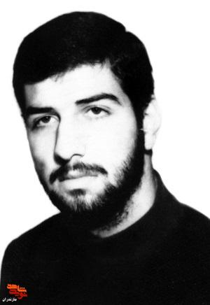 خاطرات/ با اعتمادبه نفس به بررسی همه جانبه‌ی مسائل می‌پرداخت