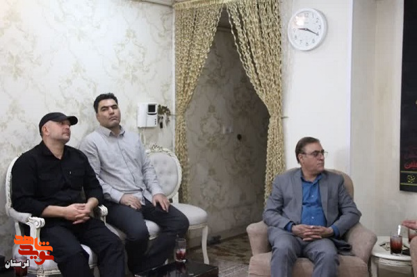 غبارروبی مزار مطهر شهید خبرنگار «محمود صارمی»