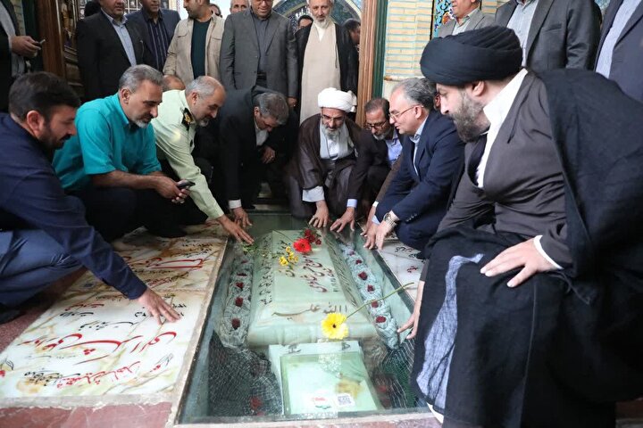 گزارش تصویری/ تجدید میثاق مسئولان سمنانی با شهدا در آستانه هفته دولت
