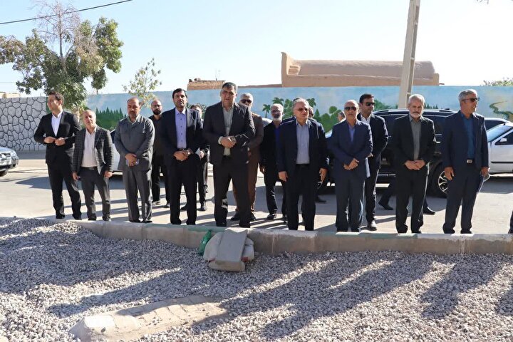 گزارش تصویری/ تجدید میثاق مسئولان با شهدای روستای خیرآباد به مناسبت هفته...