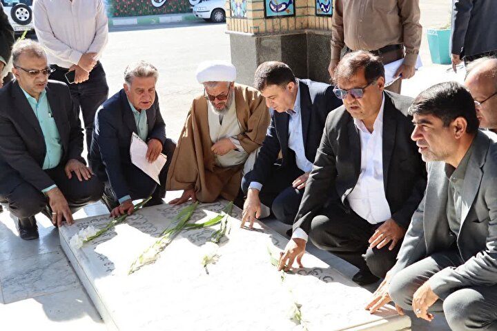گزارش تصویری/ ادای احترام مسئولان دامغانی به شهدا در گلزار شهدای فردوس‌رضا