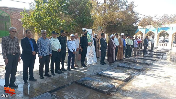 تجدید میثاق کارکنان انتظامی و نظامی با آرمان‌های شهدا در بردسیر