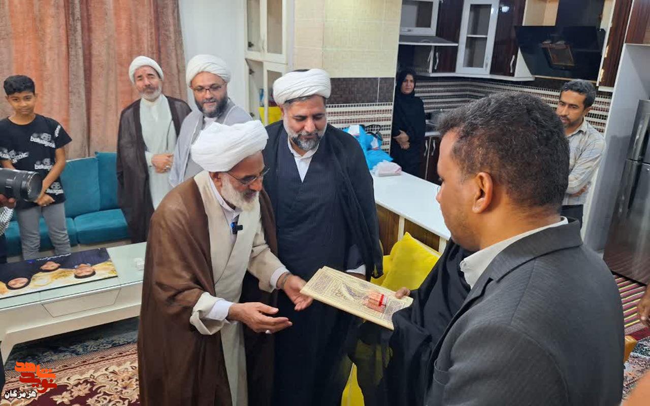 دیدار مقام عالی‌قدر نمایندگی ولی فقیه در سپاه با خانواده‌های معظم شهدای والامقام در قشم