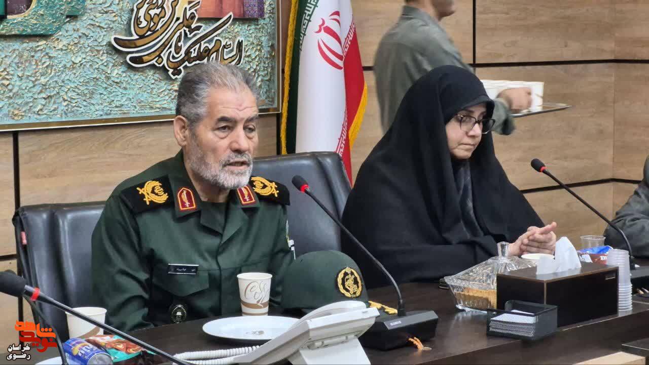 تجلیل از خانواده شهدای فرمانده در مشهد مقدس برگزار شد