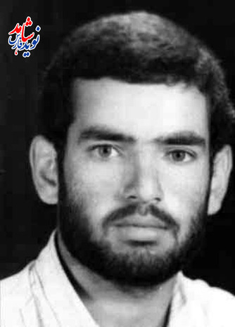 شهید فرامرز خاش / تولد :23/01/1343 / شهادت :22/12/62 /
هيچگونه ناراحتى جززيارت كربلا ندارم اميدوارم كه بتوانيم بزودى با يارى خداوند متعال راه كربلا را باز نماييم . وشما ها نيزبتوانيد به زيارت قبرحسين برويد انشاءالله