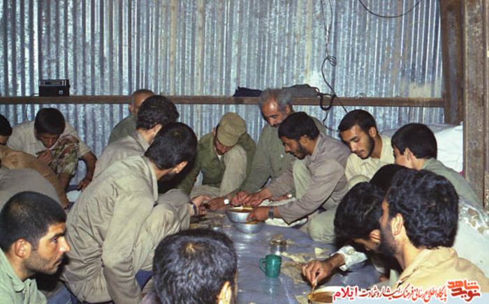تصاویری از بسیجیان سلحشور در هشت سال دفاع مقدس به عنوان زندگی در جبهه