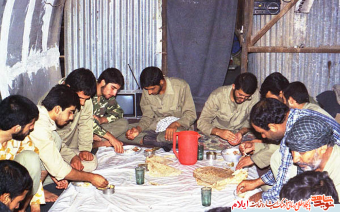 تصاویری از بسیجیان سلحشور در هشت سال دفاع مقدس به عنوان زندگی در جبهه