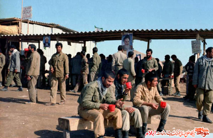 تصاویری از بسیجیان سلحشور در هشت سال دفاع مقدس به عنوان زندگی در جبهه 