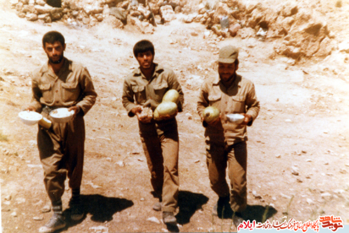 تصاویری از بسیجیان سلحشور در هشت سال دفاع مقدس به عنوان زندگی در جبهه 