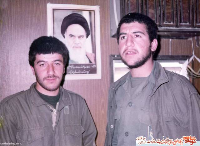 از چپ: غلامعلی سیاری - شهید علی اصغر فتاحی