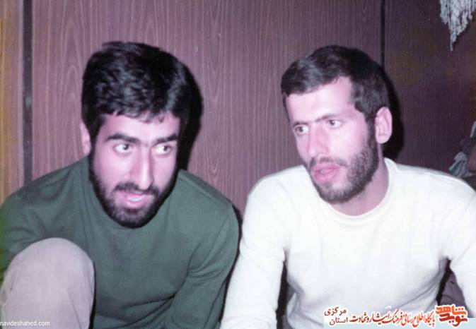از چپ: شهید اکبر محمدی - علی عباس اکبر آبادی