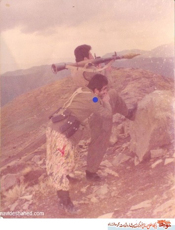 شهید خسرو رمضانی- سمت راست