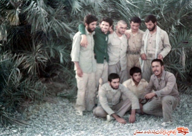 نفر اول ایستاده از راست شهید محمدرضا منصوریان