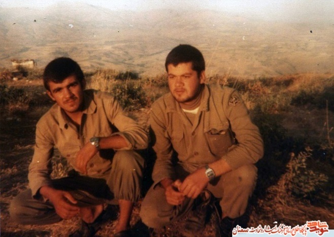 نفر سمت راست شهید محمدحسن آذری