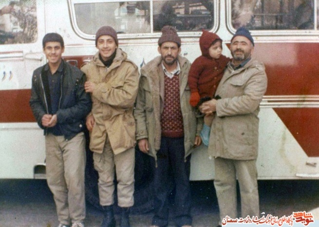 نفر اول از راست شهید محمدحسن فراتی
