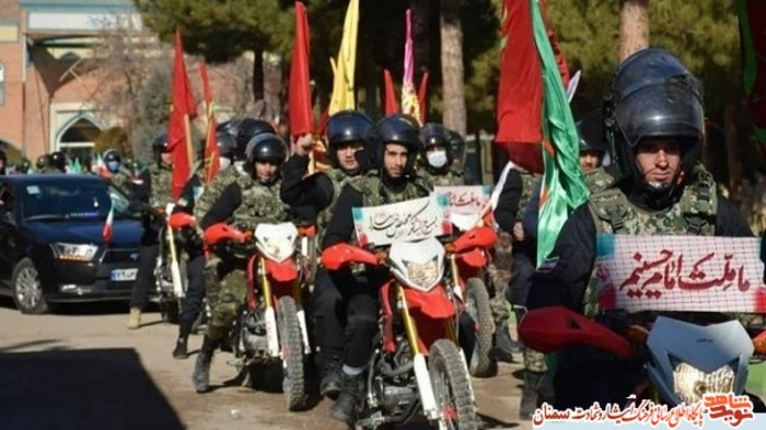 اجرای رژه موتوری در گلزار شهدای شاهرود در نخستین روز از دهه فجر ۹۹