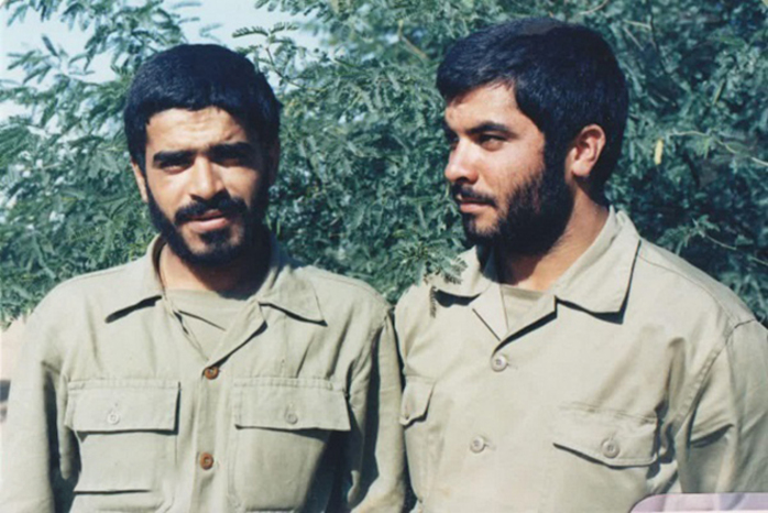 از راست: شهید رمضانعلی نوری، یوسف عامریان/ حمیدیه اهواز، عملیات تک مهران سال ۱۳۶۵